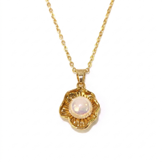 Necklace|Golden Seashell Pearl Pendant Necklace | Coastal Vintage Charm