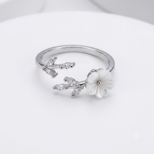 Ring|Blooming White Floral Open Ring | Adjustable Statement Ring