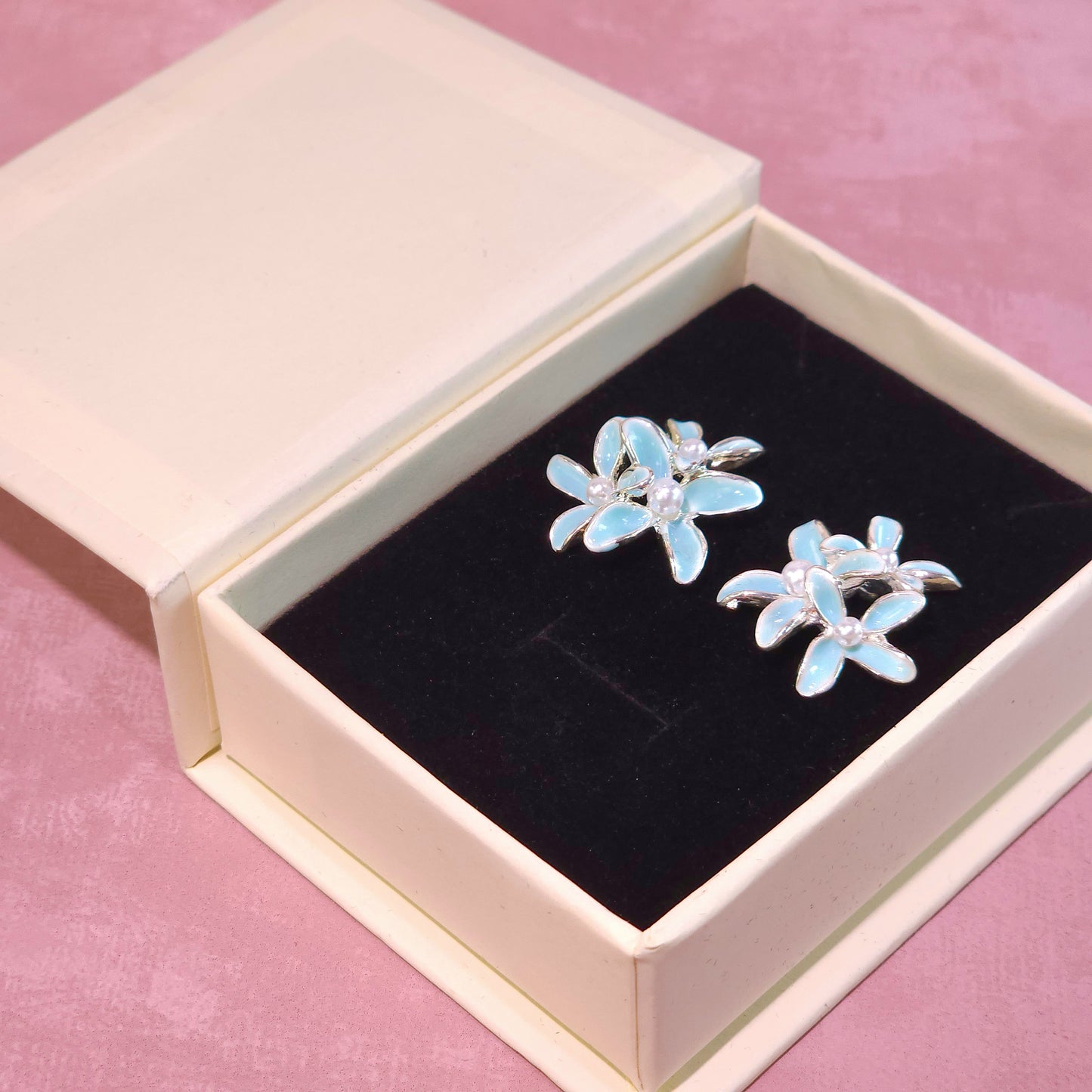 Earrings｜Aqua Blossom Floral Stud Earrings | Blue Flower Earrings | Daisy Studs