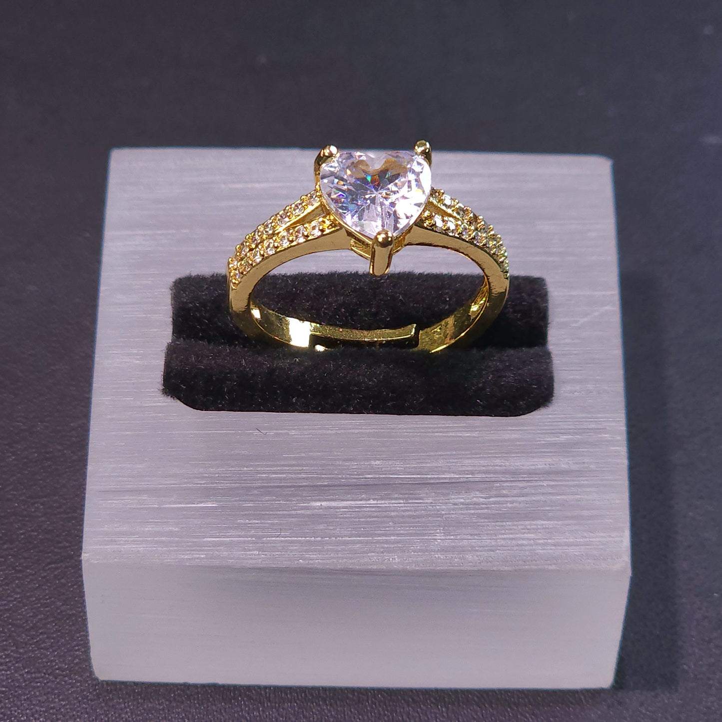 Ring｜Heart-Cut Solitaire CZ Open Ring | Pavé Split Band Ring