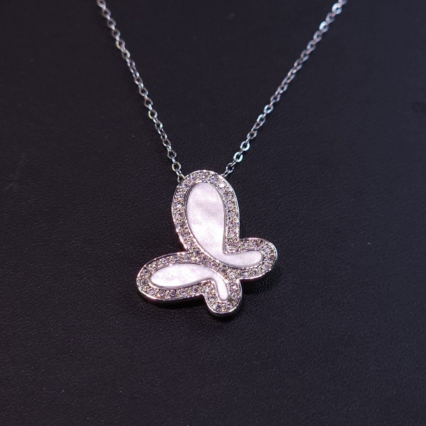 Necklace｜Elegant Butterfly Mother of Pearl Pendant Necklace with CZ Accent