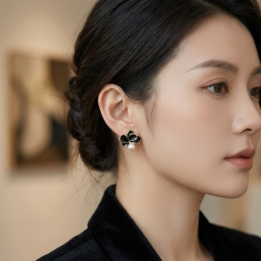 Earrings｜Midnight Bloom Pearl Floral Stud Earrings | Black Flower Earrings | Pearl Studs