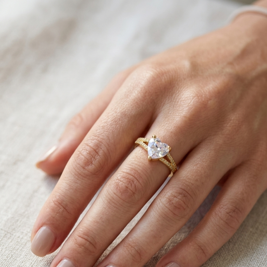 Ring｜Heart-Cut Solitaire CZ Open Ring | Pavé Split Band Ring