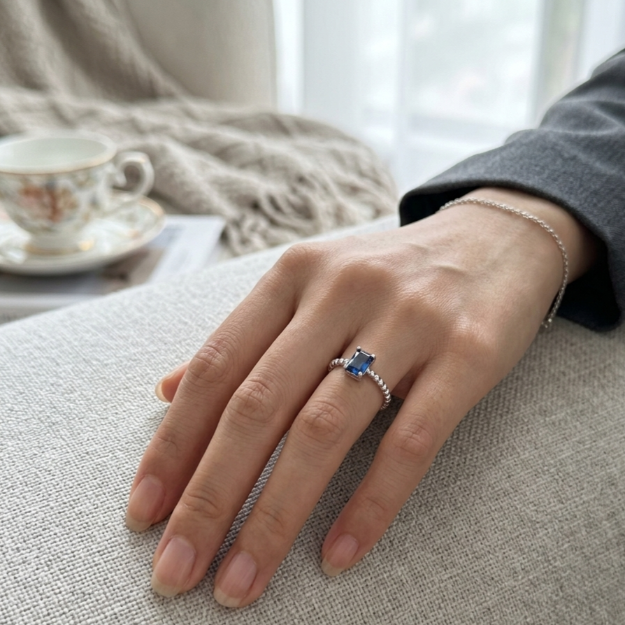 Ring｜Emerald-Cut Solitaire Adjustable Ring | Minimalist Statement